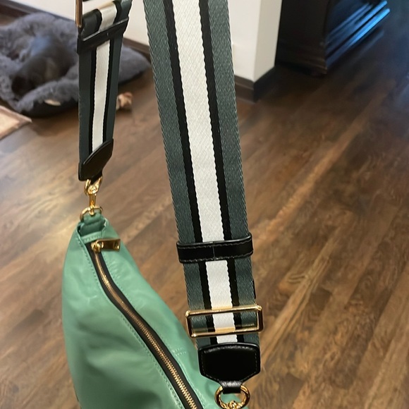 🥳🎉HOST PICK🎉🥳Gorgeous Marc Jacob’s leather bag - Picture 4 of 12